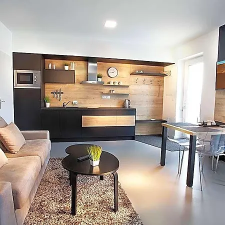 Hotell Ladna 4*