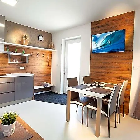 Ladna Hotell 4*